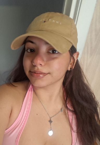 New cam model waiting to chat on CamToCam