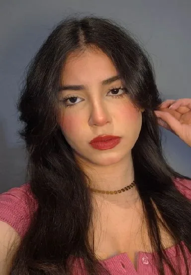 Live cam girl streaming now on CamToCam
