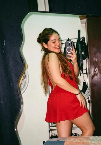 New cam model waiting to chat on CamToCam