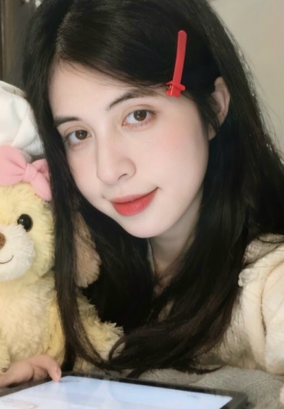 New cam model waiting to chat on CamToCam