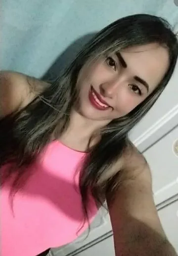 New cam model waiting to chat on CamToCam