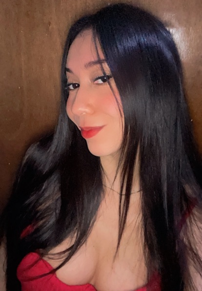 Live cam girl streaming now on CamToCam